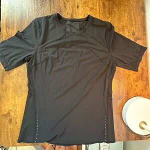 Two Lululemon athletic tshirts